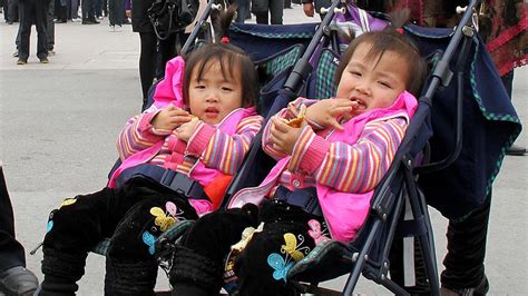 Ç­i­n­­d­e­ ­i­k­i­n­c­i­ ­ç­o­c­u­ğ­a­ ­o­n­a­y­ ­ç­ı­k­t­ı­